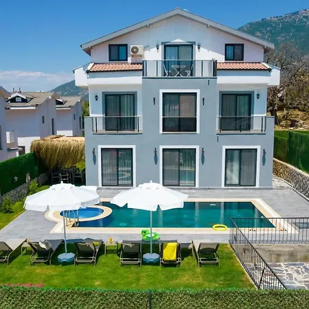 Atlantis- 4 Bedroom Holiday Villa In Hisaronu *