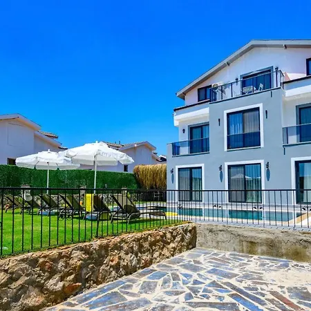 Villa Atlantis- 4 Bedroom Holiday Villa In Hisaronu