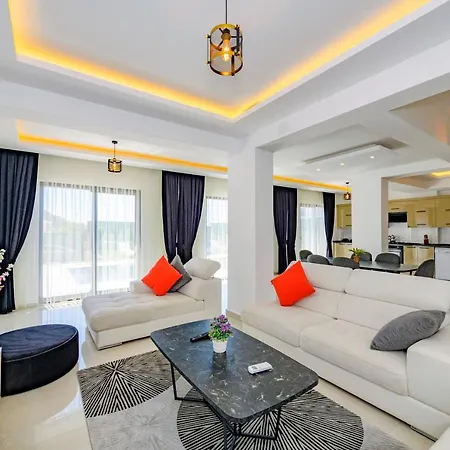 Atlantis- 4 Bedroom Holiday Villa In Hisaronu *