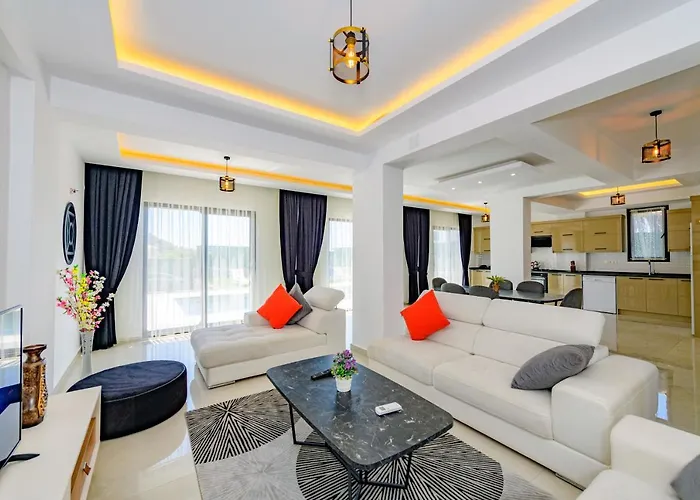 Atlantis- 4 Bedroom Holiday Villa In Hisaronu *